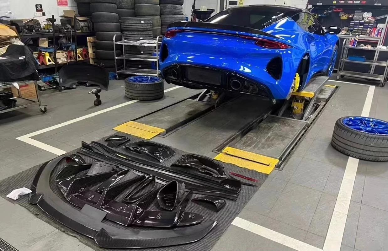 High Quality Dry Carbon Fiber OD Style Car Body Kit Front Bumper Front Lip Wing Spoiler for Lotus Emira Bodykit